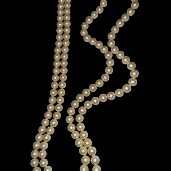 Vintage LONG 31” heavier strand of larger faux pearls- no clasp- SEE PICS - Picture 2 of 5